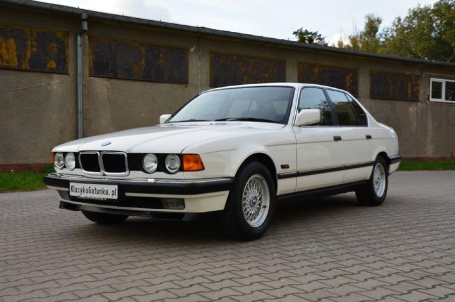  BMW 740i (E32) 1992 года  (UK) (фото 155 из 170)